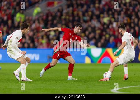 CARDIFF, GROSSBRITANNIEN. September 2024. Ben Davies und Turkey's Credit: Football Association of Wales/Alamy Live News Stockfoto