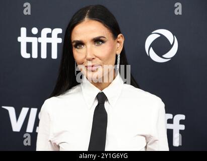 Toronto, Kanada. September 2024. Demi Moore kam bei der Premiere von „The Substance“ während des Toronto International Film Festivals 2024, das am 5. September 2024 im Royal Alexandra Theatre in Toronto stattfand © JPA/AFF-USA.com Credit: AFF/Alamy Live News Stockfoto