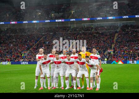 Cardiff, Großbritannien. September 2024. Die Spieler der Türkei stehen während der UEFA Nations League - Liga B - Gruppe 4 - Wales gegen die Türkei im Cardiff City Stadium, Cardiff, Vereinigtes Königreich, 6. September 2024 (Foto: Gareth Evans/News Images) in Cardiff, Vereinigtes Königreich am 6. September 2024. (Foto: Gareth Evans/News Images/SIPA USA) Credit: SIPA USA/Alamy Live News Stockfoto