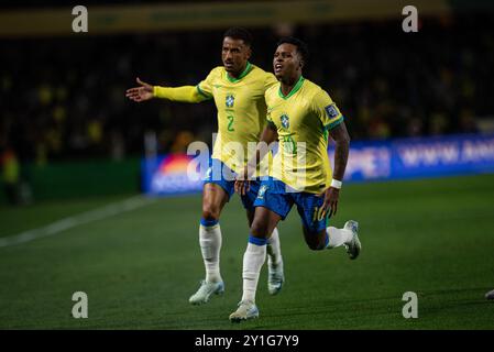 Curitiba, Parana, Brasilien. September 2024. Curitiba (PR), 06/2024 - QUALIFIKATION/BRASILIEN VS ECUADOR - Rodrygo feiert sein Tor im Spiel zwischen Brasilien und Ecuador, gültig für die 7. Runde der WM-Qualifikation 2026, am Abend dieses Freitag, den 6. September 2024, im großen Antonio Couto Pereira Stadion in Curitiba-PR. (Kreditbild: © Ronaldo Barreto/TheNEWS2 via ZUMA Press Wire) NUR REDAKTIONELLE VERWENDUNG! Nicht für kommerzielle ZWECKE! Stockfoto