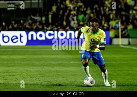 Curitiba, Parana, Brasilien. September 2024. Curitiba (PR), 06/2024 - QUALIFIKATION/BRASILIEN VS ECUADOR - Höhepunkte des Spiels zwischen Brasilien und Ecuador, gültig für die 7. Runde der Qualifikation zur Weltmeisterschaft 2026, am Abend dieses Freitag, den 6. September 2024, im großen Antonio Couto Pereira Stadion in Curitiba-PR. (Kreditbild: © Pedro Paulo Diaz/TheNEWS2 via ZUMA Press Wire) NUR REDAKTIONELLE VERWENDUNG! Nicht für kommerzielle ZWECKE! Stockfoto