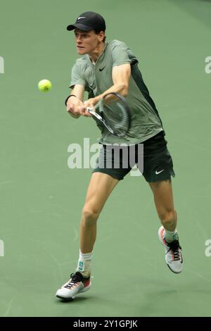 New York, Etats Unis. September 2024. Jannik Sinner of Italy während des 12. Tages des Grand Slam-Tennisturniers der US Open 2024 am 6. September 2024 im USTA Billie Jean King National Tennis Center in New York, USA - Foto Jean Catuffe/DPPI Credit: DPPI Media/Alamy Live News Stockfoto