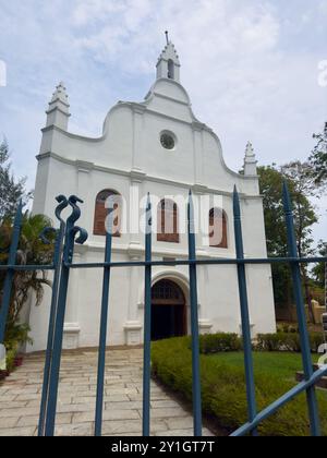 Blick auf die St. Francis Church in Fort Kochi, Kochi, die ursprünglich 1503 erbaut wurde, ist eine der ältesten europäischen Kirchen Indiens Stockfoto