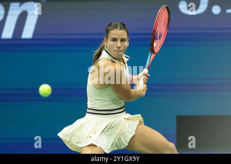 New York, Etats Unis. September 2024. Emma Navarro aus den USA am 11. Tag des Grand Slam-Tennisturniers 2024 am 5. September 2024 im USTA Billie Jean King National Tennis Center in New York, USA – Foto Jean Catuffe/DPPI Credit: DPPI Media/Alamy Live News Stockfoto