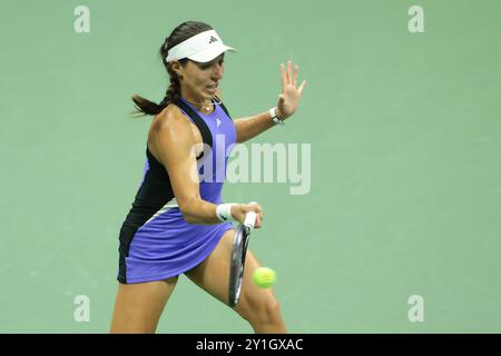 New York, Etats Unis. September 2024. Jessica Pegula aus den USA am 11. Tag des Grand Slam-Tennisturniers 2024 am 5. September 2024 im USTA Billie Jean King National Tennis Center in New York, USA – Foto Jean Catuffe/DPPI Credit: DPPI Media/Alamy Live News Stockfoto