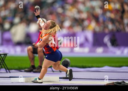 Paris, Frankreich. September 2024. PARIS, FRANKREICH - 7. SEPTEMBER: Lara Baars aus den Niederlanden tritt am 7. September 2024 in Paris am 10. Tag der Para Athletics - Paris Paralympische Sommerspiele 2024 im Stade de France an. (Foto von Patrick Goosen/BSR Agency) Credit: BSR Agency/Alamy Live News Stockfoto