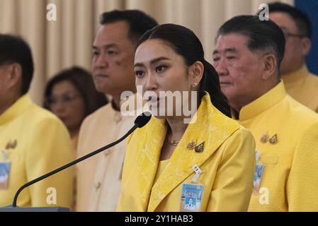 Bangkok, Thailand. September 2024. Der thailändische Premierminister Paetongtarn Shinawatra spricht während einer Pressekonferenz nach der Sondersitzung des Kabinetts im Regierungshaus in Bangkok mit den Medien. Quelle: SOPA Images Limited/Alamy Live News Stockfoto