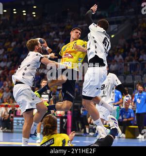Torwurf von Sebastian Heymann (Rhein-Neckar Loewen) Rhein-Neckar Loewen vs. THW Kiel, Handball, 1. Bundesliga, 05.09.2024 Foto: Rene Weiss/Eibner Stockfoto