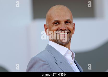 Italien, Lido di Venezia, 06. September 2024: Lars Jacob Holm besucht einen roten Teppich für „Kjaerlighet“ (Liebe) während des 81. Internationalen Filmfestivals von Venedig am 06. September 2024 in Venedig. Foto © Ottavia Da Re/Sintesi/Alamy Live News Stockfoto