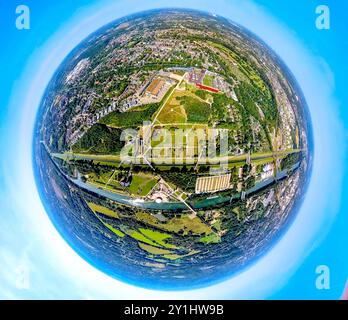 Luftbild, Nordsternpark Landschaftspark, Herkules von Gelsenkirchen Figur, Statue und Skulptur vom Künstler Markus Lüpertz auf dem Nordsternturm, Förderturm, Fluss Emscher und Rhein-Herne-Kanal, Erdkugel, Fisheye Aufnahme, Fischaugen Aufnahme, 360 Grad Aufnahme, winzige Welt, kleiner Planet, Fisheye Bild, Heßler, Gelsenkirchen, Ruhrgebiet, Nordrhein-Westfalen, Deutschland ACHTUNGxMINDESTHONORARx60xEURO *** Luftansicht, Landschaftspark Nordsternpark, Herkules von Gelsenkirchen Figur, Statue und Skulptur des Künstlers Markus Lüpertz auf dem Nordsternturm, Wendeturm, Emscher und Rhein her Stockfoto