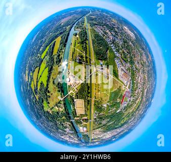 Luftbild, Nordsternpark Landschaftspark, Herkules von Gelsenkirchen Figur, Statue und Skulptur vom Künstler Markus Lüpertz auf dem Nordsternturm, Förderturm, Fluss Emscher und Rhein-Herne-Kanal, Erdkugel, Fisheye Aufnahme, Fischaugen Aufnahme, 360 Grad Aufnahme, winzige Welt, kleiner Planet, Fisheye Bild, Heßler, Gelsenkirchen, Ruhrgebiet, Nordrhein-Westfalen, Deutschland ACHTUNGxMINDESTHONORARx60xEURO *** Luftansicht, Landschaftspark Nordsternpark, Herkules von Gelsenkirchen Figur, Statue und Skulptur des Künstlers Markus Lüpertz auf dem Nordsternturm, Wendeturm, Emscher und Rhein her Stockfoto