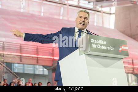 20240907 OeVP Wahlkampfauftakt zur NR-Wahl 2024 WIEN, OESTERREICH - 07. SEPTEMBER: OeVP Bundesparteiobmann und Bundeskanzler Karl Nehammer waehrend seiner Rede anlaesslich des OeVP Wahlkampfauftakts zur Nationalratswahl 2024 Uhr 29. September 2024 in der Steffl Arena am 07. September 2024 in Wien, Oesterreich. 240907 SEPA 17 033 Copyright: XIsabellexOuvrardx SEPAxMedia Stockfoto