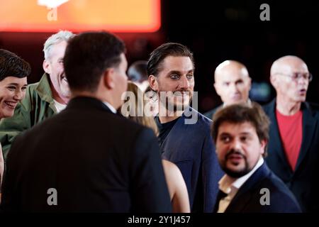 VENEDIG, ITALIEN - 06. SEPTEMBER: Luca Marinelli nimmt am roten Teppich „M - Il figlio del secolo)“ während des 81. Internationalen Filmfestivals von Venedig in P Teil Stockfoto