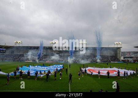 Warrington, Großbritannien. September 2024. Das Feuerwerk wird am 7. September 2024 in Warrington, Großbritannien, im Halliwell Jones Stadium, Warrington Evans/News Images, in Warrington, Großbritannien, am 7. September 2024 in Warrington, Großbritannien, ausgelöst. (Foto: Gareth Evans/News Images/SIPA USA) Credit: SIPA USA/Alamy Live News Stockfoto