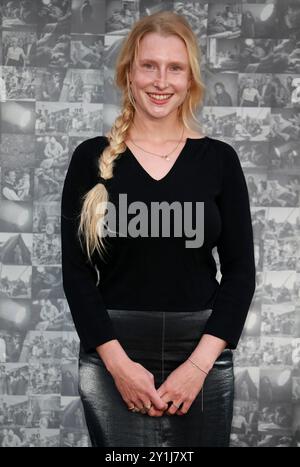 Billie Marten nimmt an der britischen Premiere von „Lee“ am Odeon Luxe Leicester Square in London Teil. Stockfoto