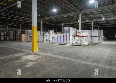 Innenraum des Lagers, Philadelphia, Pennsylvania, USA Stockfoto