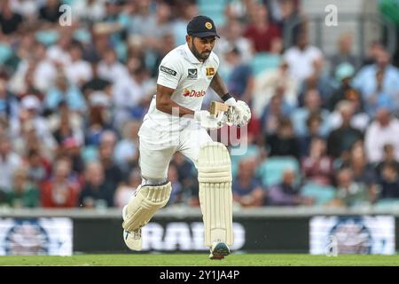 Kamindu Mendis aus Sri Lanka macht einen Lauf während des 3. Rothesay Test Match Day Two England gegen Sri Lanka im Kia Oval, London, Großbritannien, 7. September 2024 (Foto: Mark Cosgrove/News Images) Stockfoto