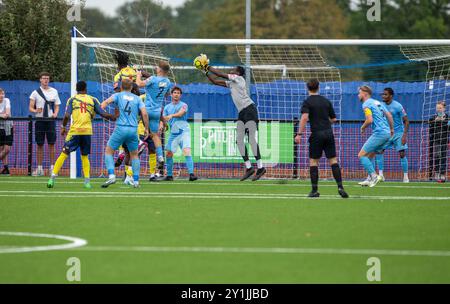 Brentwood, England, Großbritannien. September 2024. Brentwood Town wird in der FA Trophy ein schwieriges Spiel gegen einen in Form befindlichen Witham Town erleben. Die gute Form von Witham Town könnte es zu einem harten Wettbewerb machen. Es verspricht ein spannendes Spiel zu werden, bei dem beide Teams versuchen, im Wettbewerb voranzukommen. Aber Brentwood Town gewinnt 3-2 Credit: Richard Lincoln/Alamy Live News Stockfoto