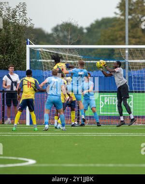 Brentwood, England, Großbritannien. September 2024. Brentwood Town wird in der FA Trophy ein schwieriges Spiel gegen einen in Form befindlichen Witham Town erleben. Die gute Form von Witham Town könnte es zu einem harten Wettbewerb machen. Es verspricht ein spannendes Spiel zu werden, bei dem beide Teams versuchen, im Wettbewerb voranzukommen. Aber Brentwood Town gewinnt 3-2 Credit: Richard Lincoln/Alamy Live News Stockfoto