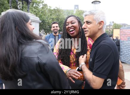 London, Vereinigtes Königreich, 7. September 2024. Black on the Square kehrte zum Trafalgar Square zurück, um die schwarze Kultur und Kreativität zu feiern, mit einem vollen Programm mit Musik auf der Bühne, Essensständen, Gesichtsmalerei und Kunstworkshops. Auch der Londoner Bürgermeister Sadiq Khan kam vorbei, um Hallo zu sagen und an den Feierlichkeiten teilzunehmen. Kredit : Monica Wells/Alamy Live News Stockfoto