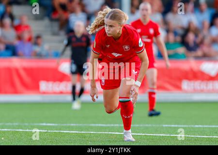 Enschede, Niederlande. September 2024. ENSCHEDE, NIEDERLANDE - 7. SEPTEMBER: Sophie Proost vom FC Twente beim ersten Qualifikationsspiel der UEFA Women's Champions League zwischen dem FC Twente und Valur im Sportpark Scheurserve am 7. September 2024 in Enschede, Niederlande. (Foto von Albert Ten Hove/Orange Pictures) Credit: Orange Pics BV/Alamy Live News Stockfoto