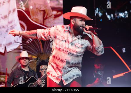 San Francisco, USA. September 2024. Carin Leon tritt live im Konzert während der „Boca Chueca Tour“ im Chase Center am 6. September 2024 in San Francisco, Kalifornien, auf. Foto: Picture Happy Photos/imageSPACE Credit: Imagespace/Alamy Live News Stockfoto