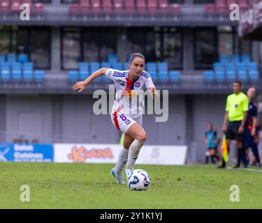 Bourgoin Jallieu, Frankreich. September 2024. Sara Dabritz (8 Olympique Lyonnais) während des Freundschaftsspiels zwischen Olympique Lyonnais und Juventus FC im Stade Pierre Rajon in Bourgouin-Jallieu, Frankreich. (Pauline FIGUET/SPP) Credit: SPP Sport Press Photo. /Alamy Live News Stockfoto