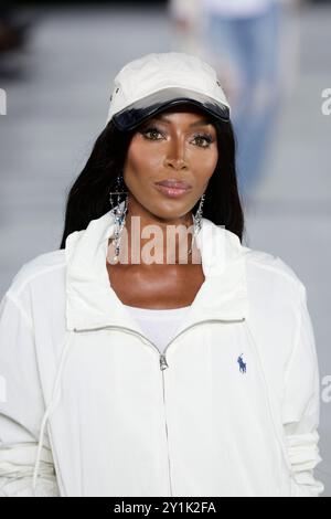 New York, USA. September 2024. Model Naomi Campbell spaziert auf der Ralph Lauren Fashion Show während der Frühjahr Sommer 2025 Collections Fashion Show auf der New York Fashion Week in Khalily Stables in Bridgehampton, NY am 5. September 2024. (Foto: Jonas Gustavsson/SIPA USA) Credit: SIPA USA/Alamy Live News Stockfoto