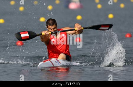 Paris, Frankreich. September 2024. Para Canoe. Paris 2024 Paralympics Olympisches Nautikstadion. Paris. Mendy Swoboda (AUT) bei den Para Canoe Finals 2024 bei den Paralympics in Paris im Olympischen Nautikstadion, Frankreich. Quelle: Sport In Pictures/Alamy Live News Stockfoto