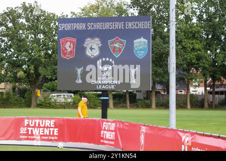 Enschede, Niederlande. September 2024. Enschede, Niederlande, 7. September 2024: Die Punktliste vor dem Fußballspiel der UEFA Women's Champions League Runde 1 zwischen dem FC Twente und Valur im Sportpark Schreurserve in Enschede, Niederlande. (Leiting Gao/SPP) Credit: SPP Sport Press Photo. /Alamy Live News Stockfoto