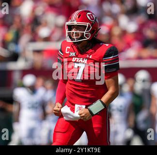 Salt Lake City, Utah, USA. September 2024. Utah Quarterback Cameron Rising (7) feiert nach einem Touchdown während eines NCAA-Fußballspiels zwischen Utah und Baylor am 7. September 2024 in Salt Lake City. Utah gewann mit 23:12. (Kreditbild: © Scott Coleman/ZUMA Press Wire) NUR REDAKTIONELLE VERWENDUNG! Nicht für kommerzielle ZWECKE! Quelle: ZUMA Press, Inc./Alamy Live News Stockfoto