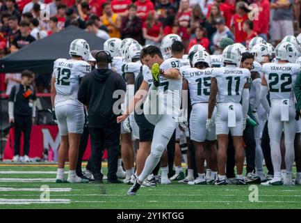 College Park, USA. 30. August 2024. COLLEGE PARK, MD - 07. SEPTEMBER: Jonathan Kim (97) wärmt sich während eines Big10-Fußballspiels zwischen den Maryland Terrapins und den Michigan State Spartans am 07. September 2024 auf dem SECU Field im College Park auf. Maryland. (Foto: Tony Quinn/SipaUSA) Credit: SIPA USA/Alamy Live News Stockfoto