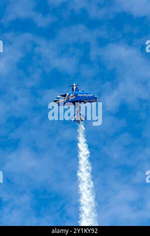 Portrush, Großbritannien. September 2024. 07/09/2024 Portrush Portrush Airshow 2024 der Pitts Special S-1 ist ein sehr wendiges, einsitziges Doppeldecker, das für Kunstflugwettbewerbe und -Displays entwickelt wurde. Bekannt für seine Agilität und Präzision, ist das Pitts Special bei Kunstflugpiloten beliebt und wird häufig bei Flugshows auf der ganzen Welt beobachtet. Sein leichtes Design und sein leistungsstarker Motor ermöglichen eine Vielzahl von Kunstflugmanövern und machen es zu einem legendären Flugzeug in der Welt der Kunstflugzeuge. Quelle: Bonzo/Alamy Live News Stockfoto