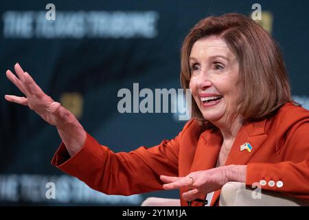 Austin, Texas, USA. September 2024. NANCY PELOSI, die ehemalige US-Repräsentantin, spricht am letzten Tag des 14. Jährlichen Texas Tribune Festivals in der Innenstadt von Austin. Das Festival bringt Politiker und einflussreiche Denker aus dem öffentlichen Dienst zusammen, um aktuelle Ereignisse und Politik zu diskutieren. Quelle: Bob Daemmrich/Alamy Live News Stockfoto