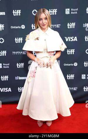 Toronto, Kanada. Ein. September 2024. Sydney Sweeney bei der Ankunft für EDEN Premiere beim Toronto International Film Festival (TIFF) 2024, Roy Thomson Hall, Toronto, ON, 7. September, 2024. Quelle: JA/Everett Collection/Alamy Live News Stockfoto