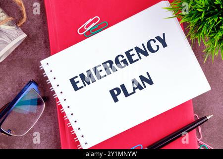 Konzeptionelles Notfallplan-Symbol. Kopierbereich. Notfallplan-Wörter geschrieben im Notizbuch finden Sie einen Hinweis für Maßnahmen Stockfoto