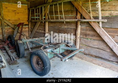 Holzrahmen in der alten Scheune Stockfoto