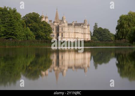 Ein Blick auf Burghley House in der Nähe von Stamford, Lincolnshire während der Defender Burghley Horse Trials. Bilddatum: Samstag, 7. September 2024. Stockfoto