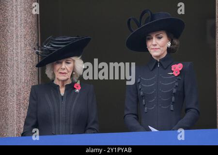 Aktenfoto vom 11/23 von Königin Camilla und der Prinzessin von Wales auf einem Balkon im Foreign, Commonwealth and Development Office (FCDO) in Whitehall, während der Gedenkfeier im Cenotaph in Whitehall, London. Die Prinzessin von Wales hofft, sich der königlichen Familie im Cenotaph am Remembrance Sunday anzuschließen und ihr Weihnachtskonzert zu veranstalten. Ausgabedatum: Samstag, 15. Juni 2024. Stockfoto