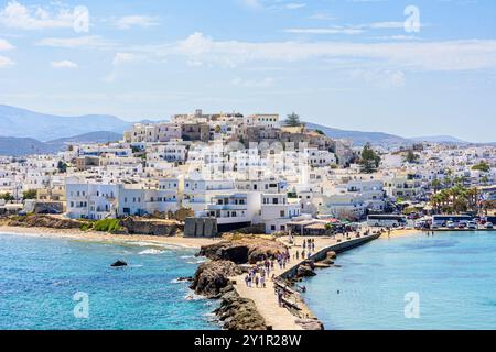 Blick auf Naxos Chora von der Insel Palatia, Naxos, Kykladen, Griechenland Stockfoto