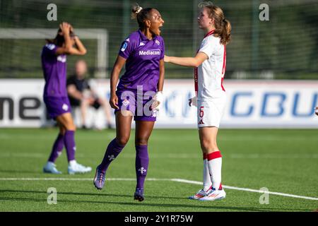 Broendby, Dänemark. September 2024. Madelen Janogy (9) von Fiorentina wurde während des Qualifikationsspiels zwischen Ajax und Fiorentina in Bane 2 in Broendby gesehen. Quelle: Gonzales Photo/Alamy Live News Stockfoto