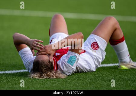Broendby, Dänemark. September 2024. Ein enttäuschter Spieler von Ajax, der nach dem Qualifikationsspiel zwischen Ajax und Fiorentina in Bane 2 in Broendby gesehen wurde. Quelle: Gonzales Photo/Alamy Live News Stockfoto