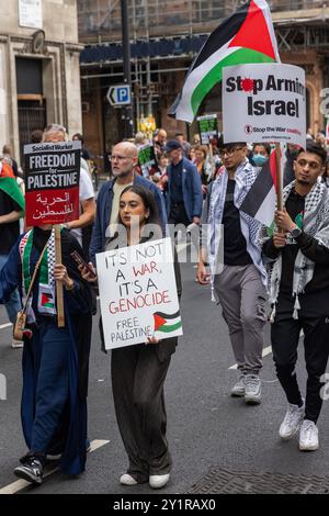 London, Großbritannien. September 2024. Pro-palästinensische Demonstranten nehmen an der 18. Nationalen Demonstration für Palästina Teil. Die Demonstration wurde von der palästinensischen Solidaritätskampagne, der Stop the war Coalition, den Friends of Al-Aqsa, der Muslimischen Vereinigung Großbritanniens, dem Palästinensischen Forum in Großbritannien und der CND organisiert, um die neue britische Labour-Regierung aufzufordern, ihre Unterstützung aus Israel zurückzuziehen. Quelle: Mark Kerrison/Alamy Live News Stockfoto