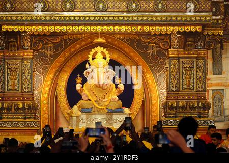 8. September 2024, Pune, Maharashtra, Indien, wunderschöne Skulptur von Lord Ganesh genannt als Dagdusheth Halwai Ganpati nahe Mandai Ort während Ganesh Stockfoto