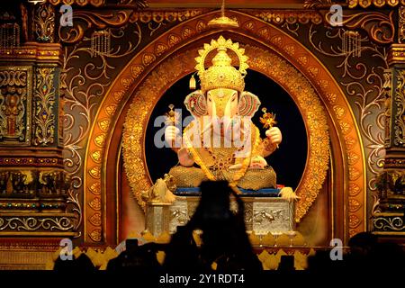 8. September 2024, Pune, Maharashtra, Indien, wunderschöne Skulptur von Lord Ganesh genannt als Dagdusheth Halwai Ganpati nahe Mandai Ort während Ganesh Stockfoto