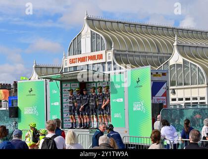 Felixstowe, Großbritannien. September 2024. Q36.5 Pro Cycling Team wird vor dem Start von Stage 6 vorgestellt Lowestoft > Felixstowe, Tour of Britain, 8. September 2024, Credit:Pete Goding Credit: Peter Goding/Alamy Live News Stockfoto