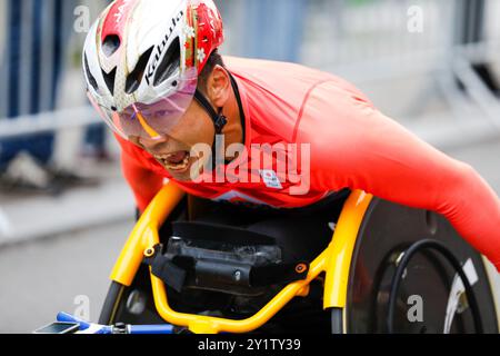 Paris, Frankreich. September 2024. YOSHIDA Ryota während des T54 Männer-Marathons während der Paralympischen Sommerspiele 2024 in Paris. Quelle: Marco Ciccolella/Alamy Live News Stockfoto