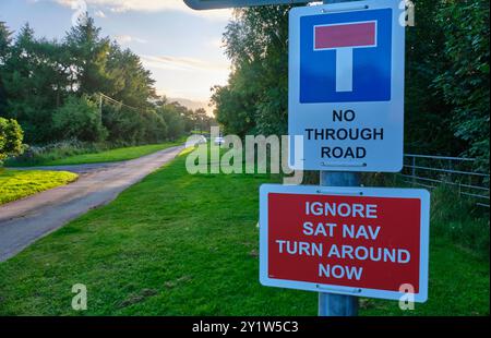 Kein Schild durch die Straße in Sandford, in der Nähe von Warcop, Appleby-in-Westmorland, Cumbria Stockfoto