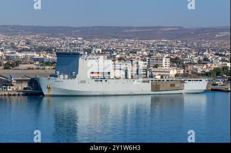 RFA Mounts Bay L3008 Hilfsanlandeschiff der Bay-Klasse in Limassol, Zypern, angedockt Stockfoto