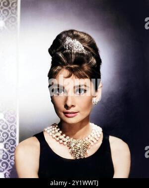 Audrey Hepburn in 'Breakfast at Tiffany's' (Paramount, 1961). Porträt-Standbild – Werbefoto – farbig Stockfoto